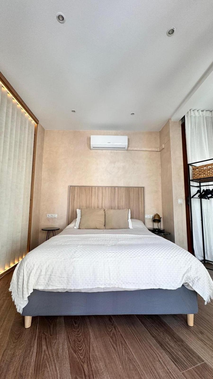 Wanderlust Loft Apartment Севиля Екстериор снимка