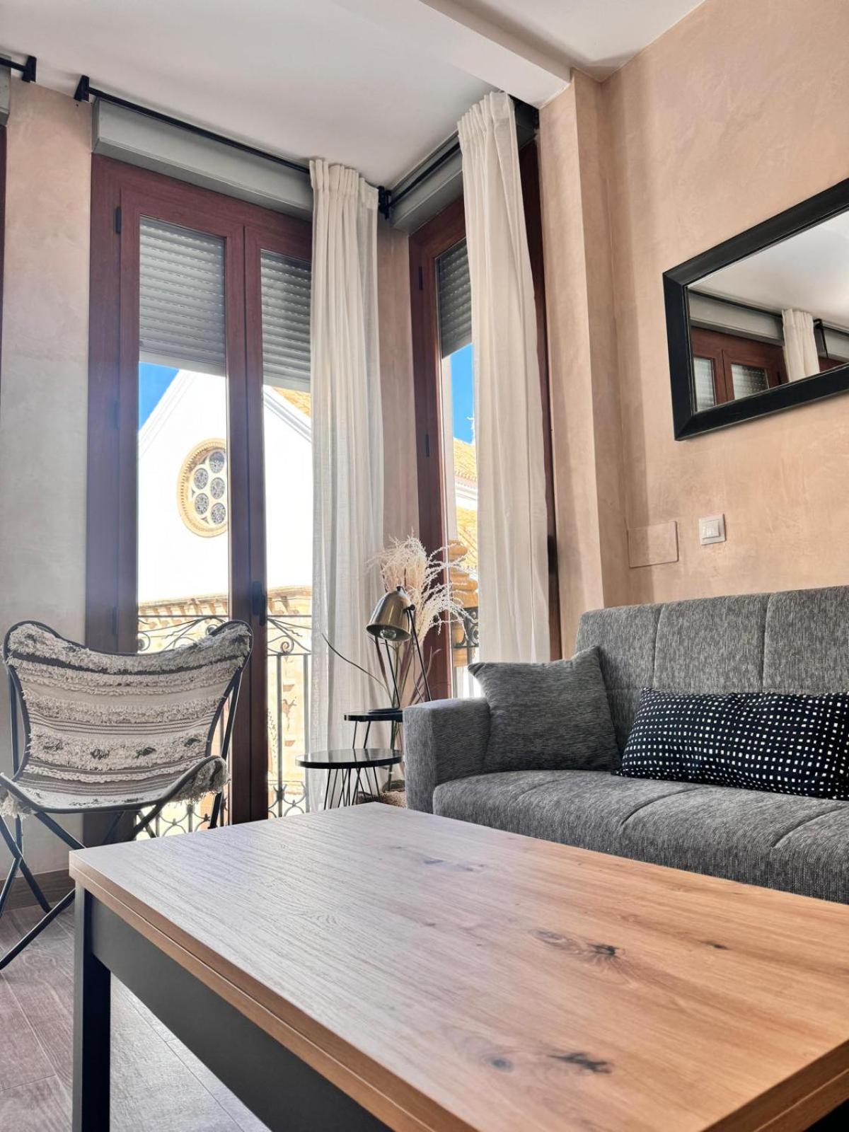 Wanderlust Loft Apartment Севиля Екстериор снимка